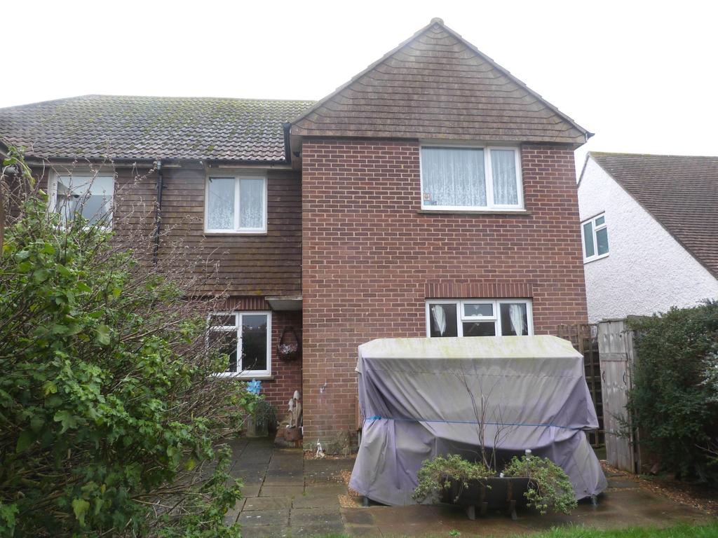 Peachey Road, Selsey 3 bed flat £185,000