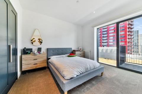 1 bedroom apartment for sale, Modena House, London City Island, London, E14