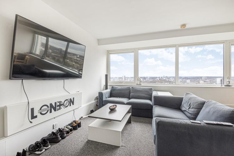 Beard Road Deptford SE8 2 bed apartment £1,400 pcm (£323 pw)