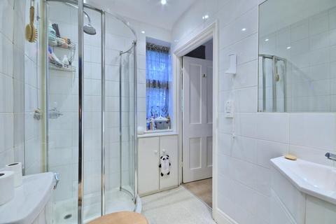 2 Heath Close, London, NW11 7DX