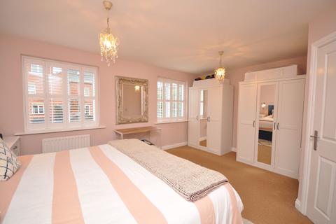 19 Cotefield Place, Penistone, Sheffield, S36 6FD