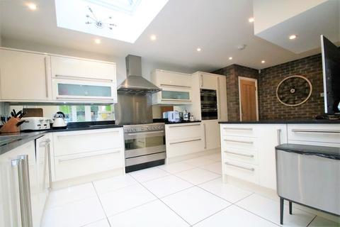 7 The Wend, Coulsdon, CR5 2AX