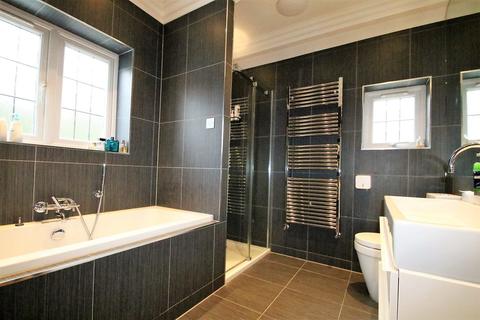7 The Wend, Coulsdon, CR5 2AX
