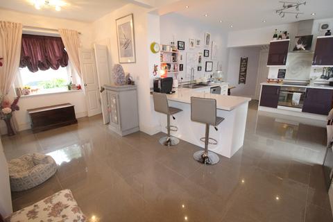 The Castle Bratton Road, Westbury, BA13 3EN