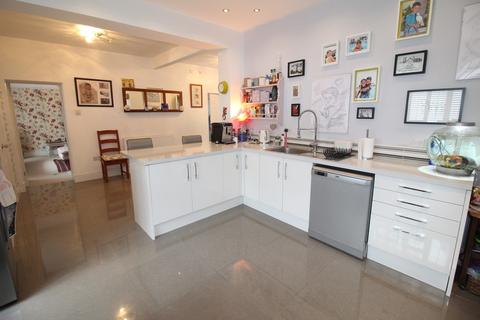The Castle Bratton Road, Westbury, BA13 3EN