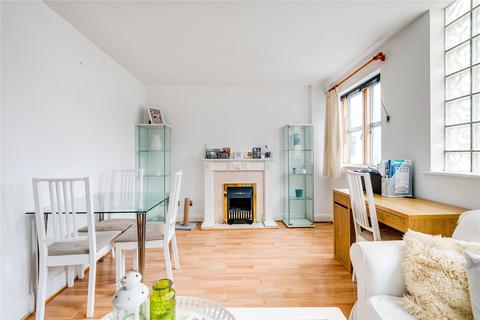 Flat B, 24 Redan Place, London, W2 4SA