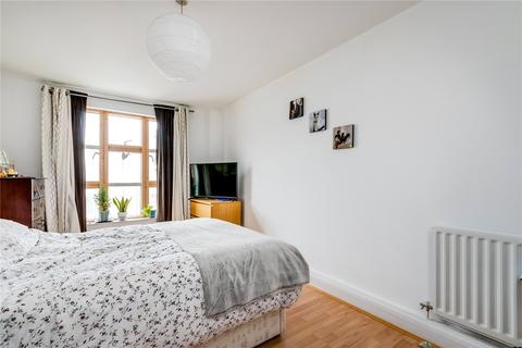 Flat B, 24 Redan Place, London, W2 4SA