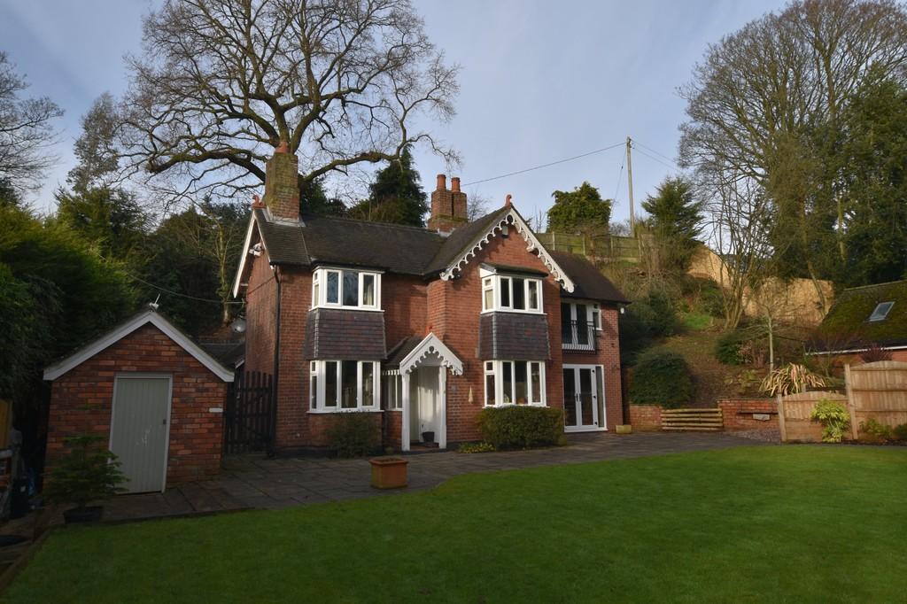 Buntingsdale Road, Market Drayton 4 bed detached house £480,000