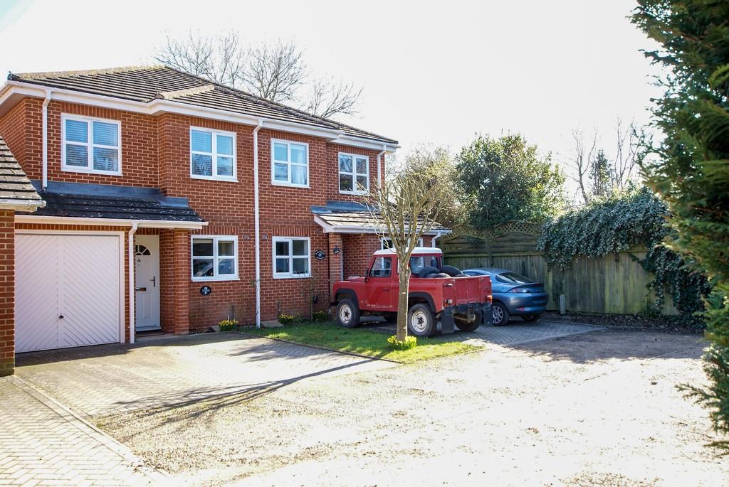 Phoenix Terrace, Hartley Wintney 3 bed semidetached house £450,000