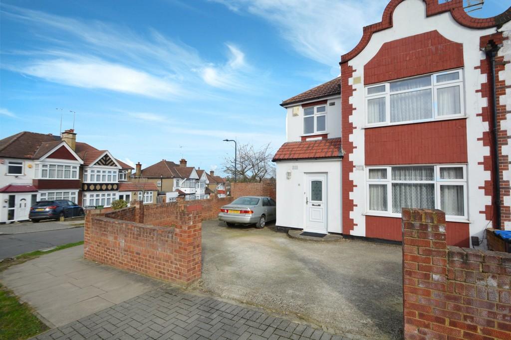 Regal Way, Kenton, HA3 0RX 3 bed semidetached house £1,850 pcm (£427 pw)
