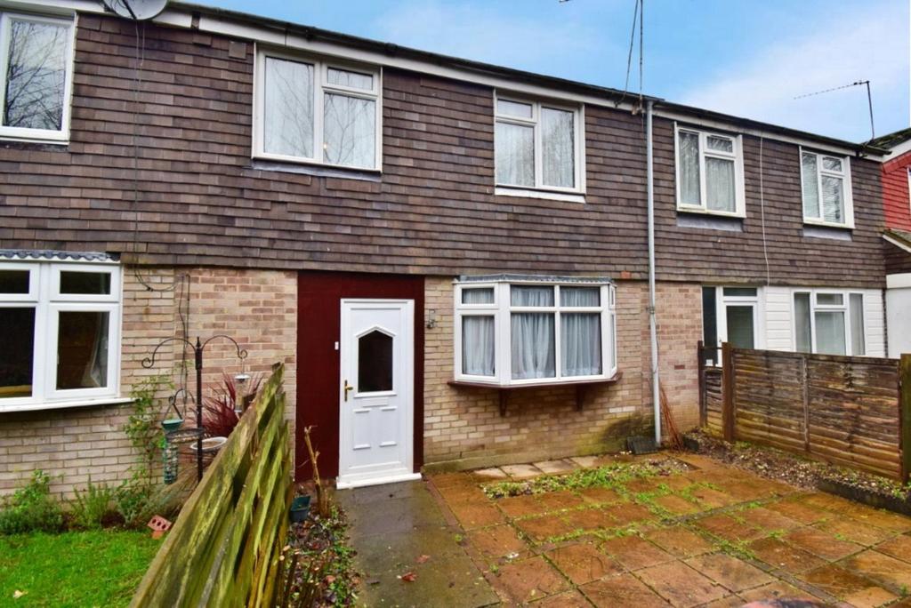 Normanton Road, Basingstoke, Hampshire, RG21 3 bed terraced house £