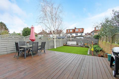 10 Cleveland Avenue, Hampton, TW12 2RD