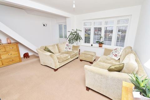 2 Ray Road, Romford, RM5 2HB