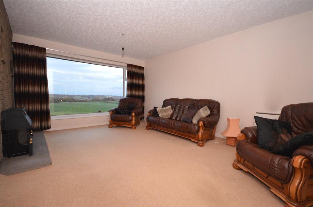 Smithy Brook Lane, Dewsbury 3 bed detached house £250,000