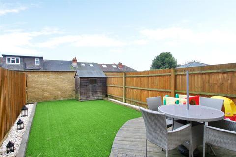 8 Cochrane Drive, Dartford, DA1 2GE