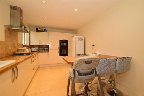 128 Amherst Drive, Orpington, BR5 2HJ