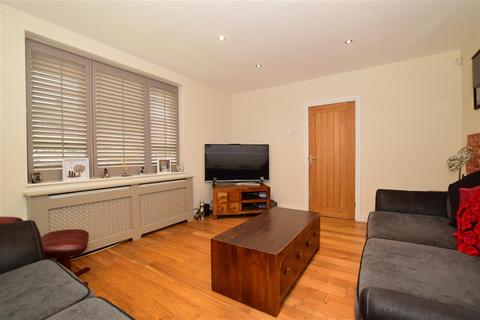 128 Amherst Drive, Orpington, BR5 2HJ