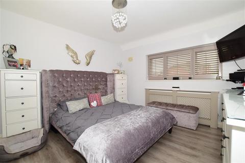 128 Amherst Drive, Orpington, BR5 2HJ