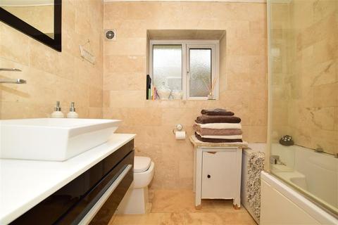 128 Amherst Drive, Orpington, BR5 2HJ