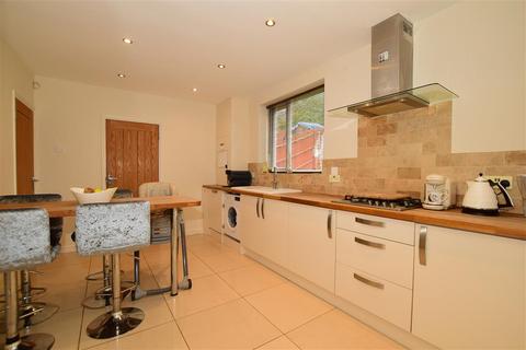 128 Amherst Drive, Orpington, BR5 2HJ
