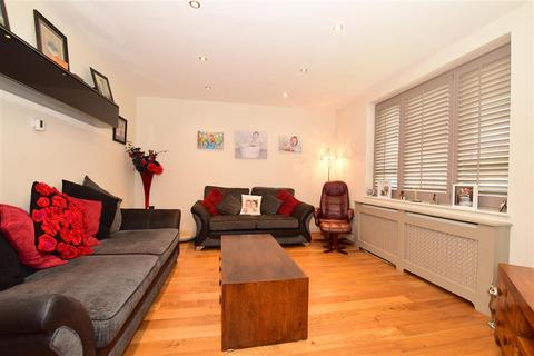 128 Amherst Drive, Orpington, BR5 2HJ