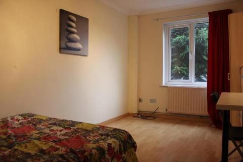 1 bedroom in a house share to rent - St. Elmos Road, London, SE16