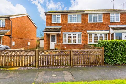 23 Badgers Way, Buckingham, MK18 7EG