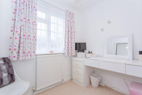 23 Badgers Way, Buckingham, MK18 7EG