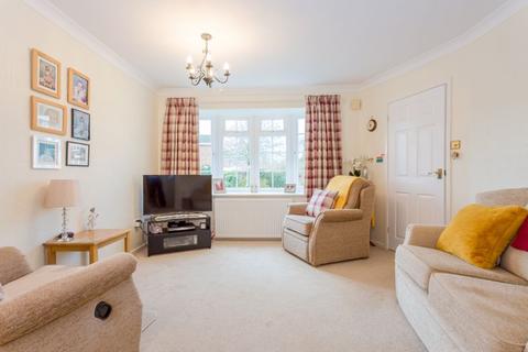 23 Badgers Way, Buckingham, MK18 7EG
