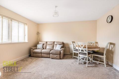 3 Warwick Close, Hornchurch, RM11 3DQ