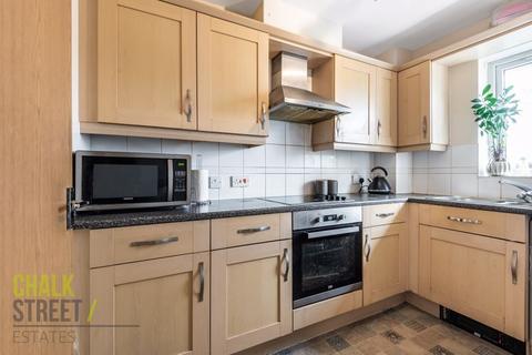 3 Warwick Close, Hornchurch, RM11 3DQ