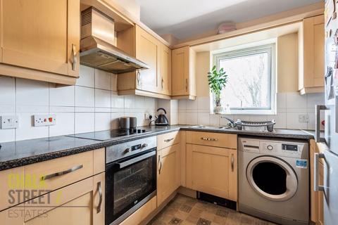 3 Warwick Close, Hornchurch, RM11 3DQ