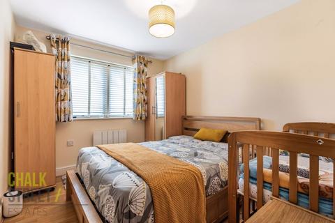 3 Warwick Close, Hornchurch, RM11 3DQ