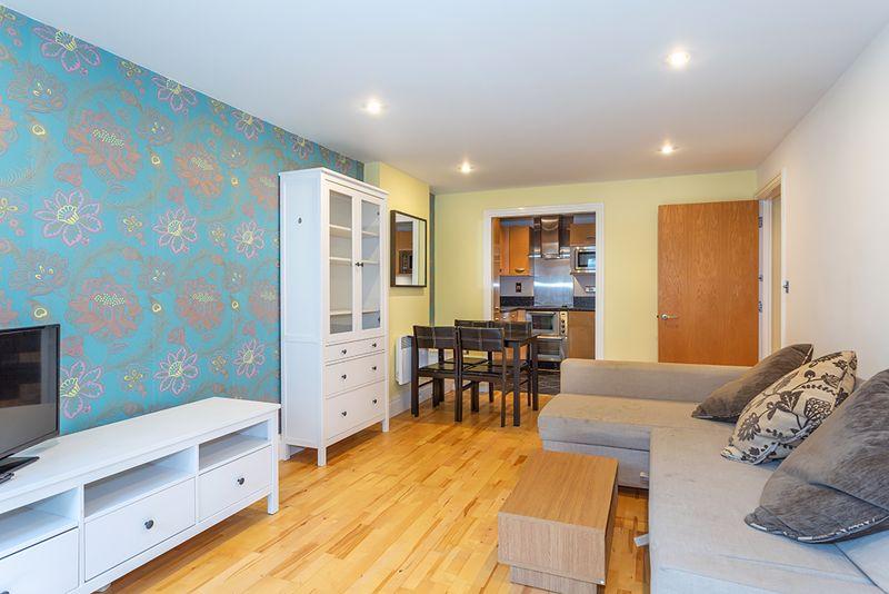Royal Quarter, Kingston, KT2 1 bed apartment £1,325 pcm (£306 pw)