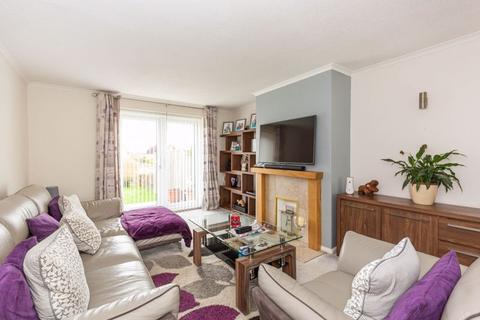 2 Derby Paddock, Middleton Stoney, Bicester, OX25 4AR