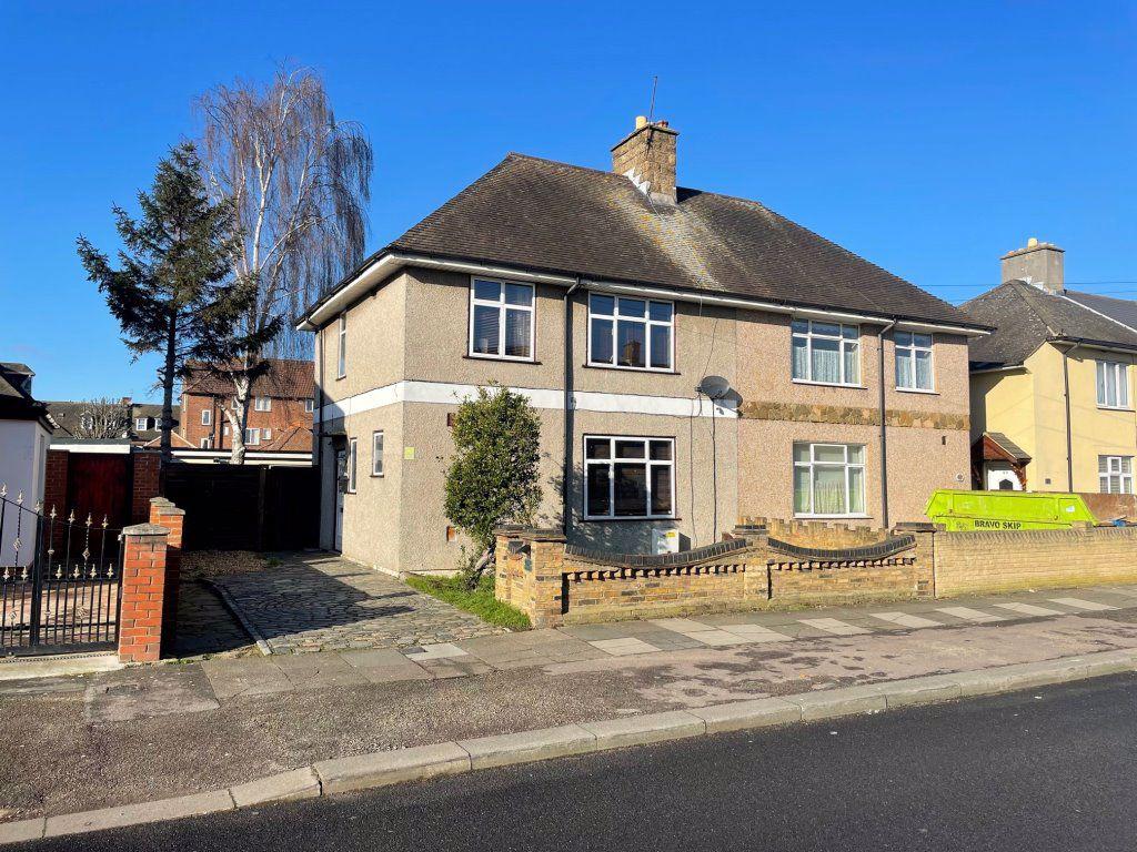 Lichfield Road, Dagenham 3 bed house £1,450 pcm (£335 pw)