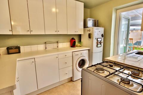 3 Halifax Drive, Worcester, WR2 4DR