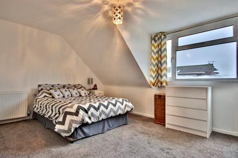 3 Halifax Drive, Worcester, WR2 4DR