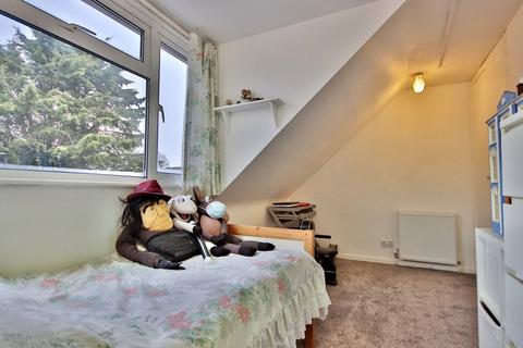 3 Halifax Drive, Worcester, WR2 4DR