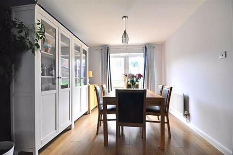 36 Bearcroft Avenue, Great Meadow, Worcester, WR4 0DR