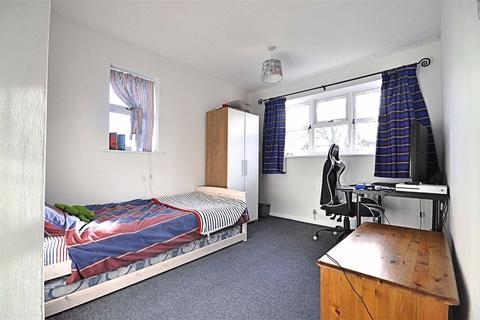36 Bearcroft Avenue, Great Meadow, Worcester, WR4 0DR