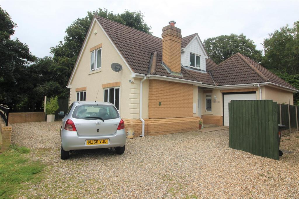 Whiteway Drive, Gresford, Wrexham 5 bed detached house £399,950