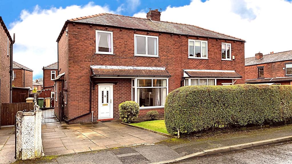 Shelbourne Avenue, Smithills, Bolton... 2 bed semidetached house £