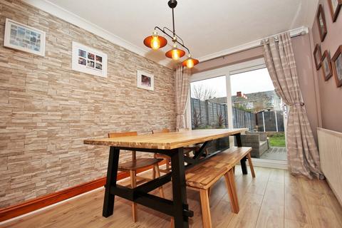 15 Medley Road, Rayne, Braintree, CM77 6TQ