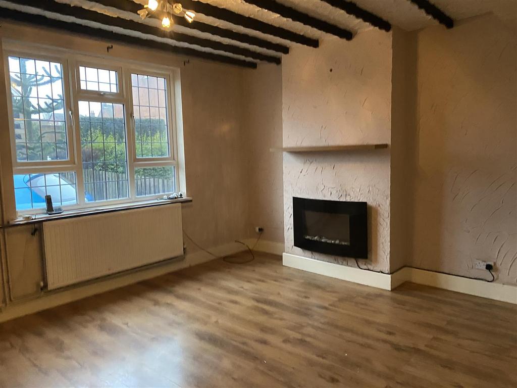 Station Road, West Hallam, Ilkeston 3 bed semidetached house £169,950