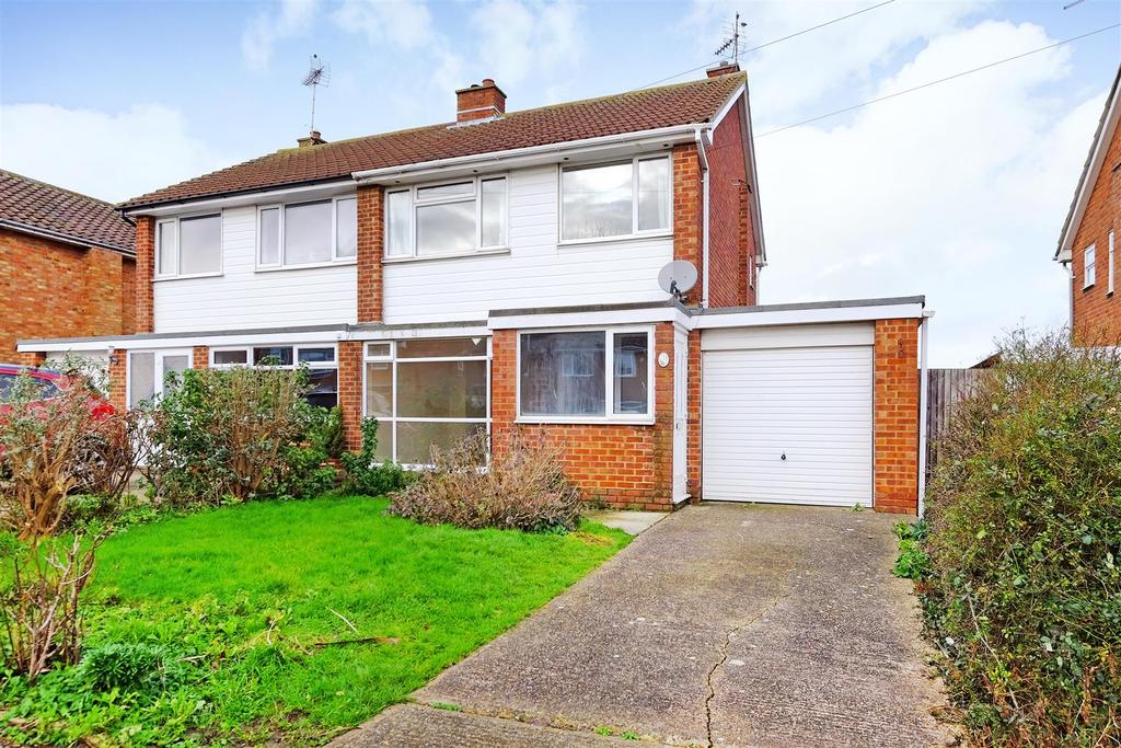 Lambs Walk, Whitstable 3 bed semidetached house £305,000