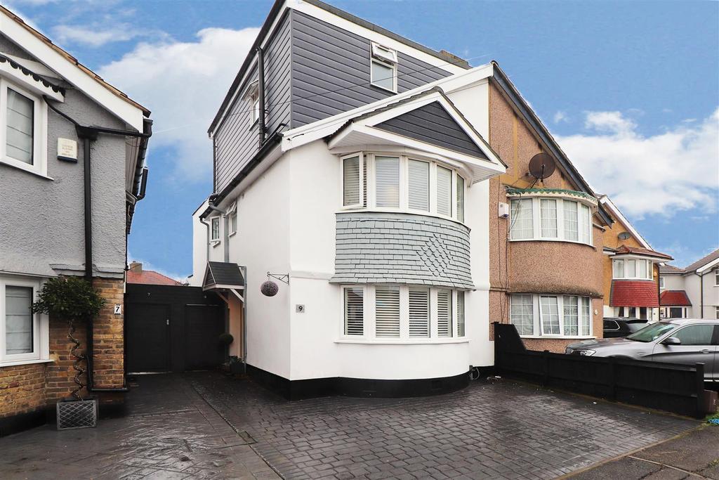 Colyton Close, Welling 4 bed semidetached house £500,000