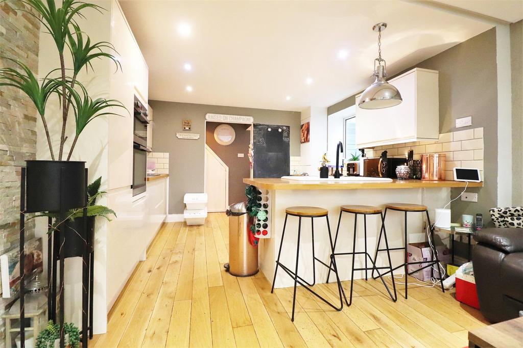 Kitchen/Breakfast/Sitting Room View 3