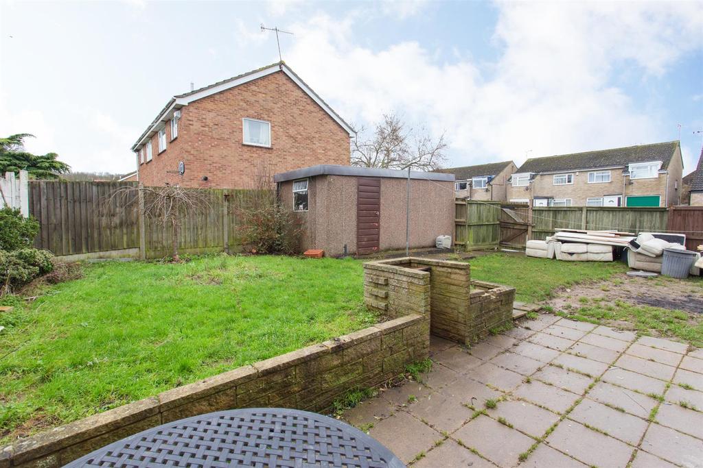 Field Avenue, Canterbury 3 bed house £1,100 pcm (£254 pw)