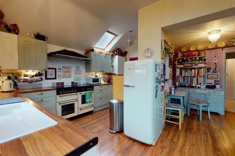 98 Surrenden Road, Folkestone, CT19 4AQ